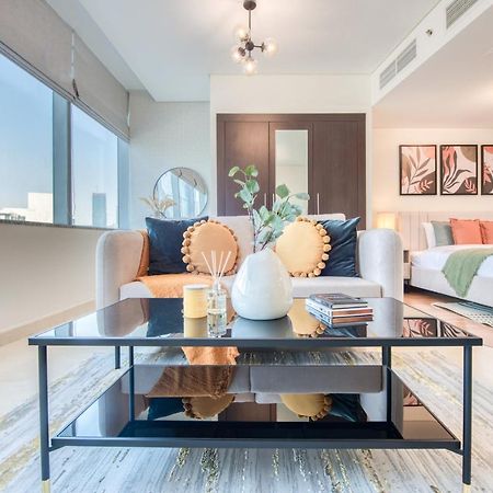Unbeatable Rate Stylish 1Br With Balcony Near Metro By Deluxe Holiday Homes Dubai Dış mekan fotoğraf
