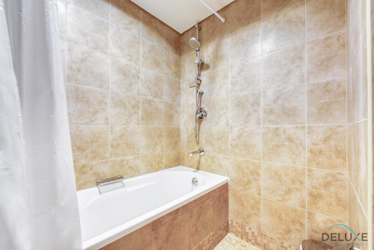 Unbeatable Rate Stylish 1Br With Balcony Near Metro By Deluxe Holiday Homes Dubai Dış mekan fotoğraf