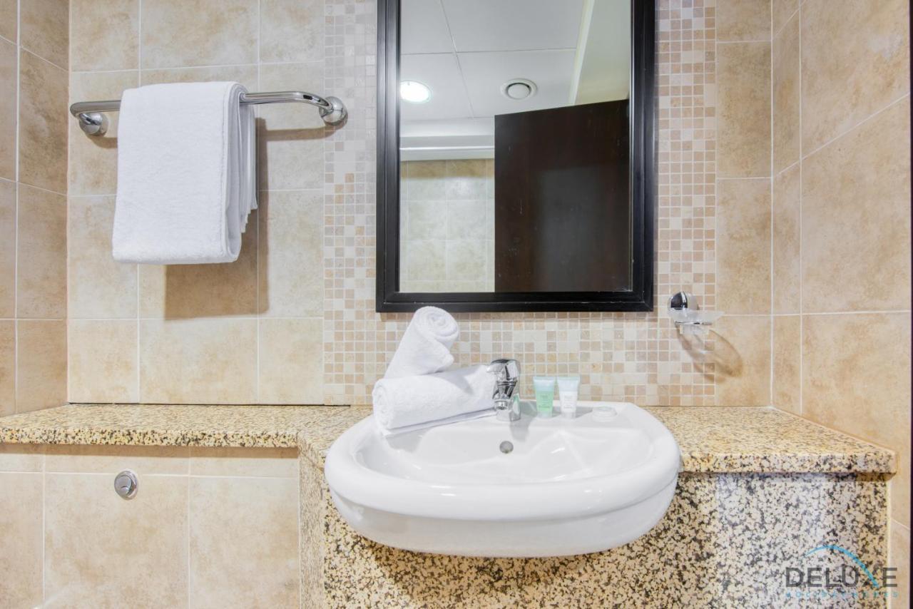 Unbeatable Rate Stylish 1Br With Balcony Near Metro By Deluxe Holiday Homes Dubai Dış mekan fotoğraf